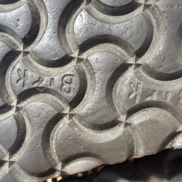 Birkenstock Rockstar Barbie Pink gold Studded Sandals Size 37 - Picture 8 of 9